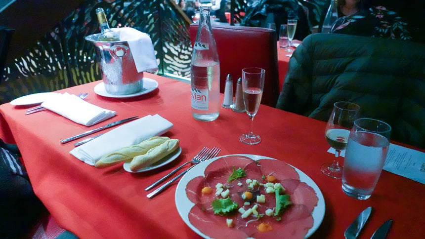 Chuyến du thuyền ăn tối Paris 3 hoặc 4 món (Bateaux Mouches)