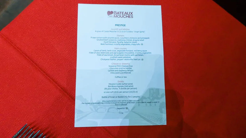 Chuyến du thuyền ăn tối Paris 3 hoặc 4 món (Bateaux Mouches)