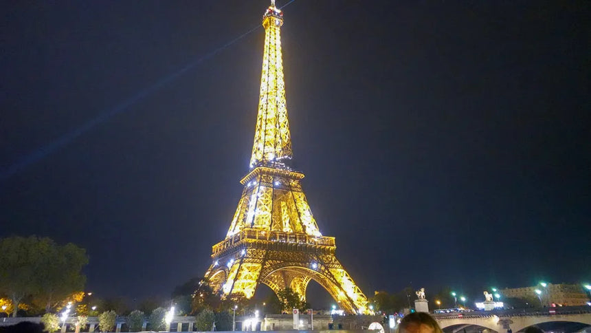 Chuyến du thuyền ăn tối Paris 3 hoặc 4 món (Bateaux Mouches)