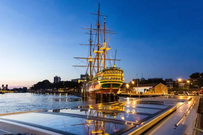 Amsterdam Evening Canal Cruise with Audio Guide