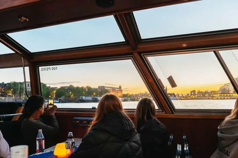 Amsterdam Evening Canal Cruise with Audio Guide