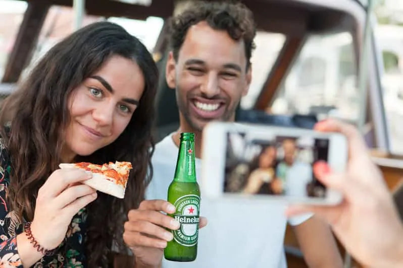 Amsterdam Evening Canal Cruise with Pizza and Drinks