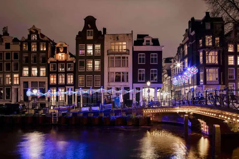 Amsterdam Evening Cruise with Unlimited Drinks and Snacks