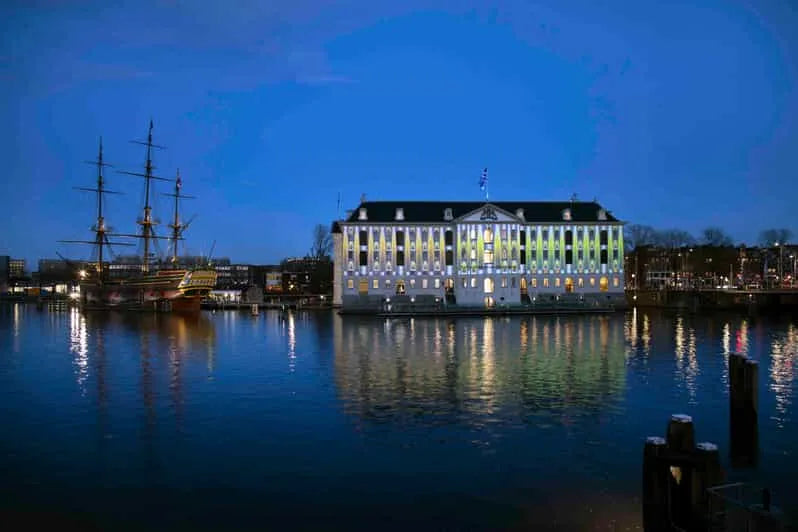 Amsterdam Evening Cruise with Unlimited Drinks and Snacks