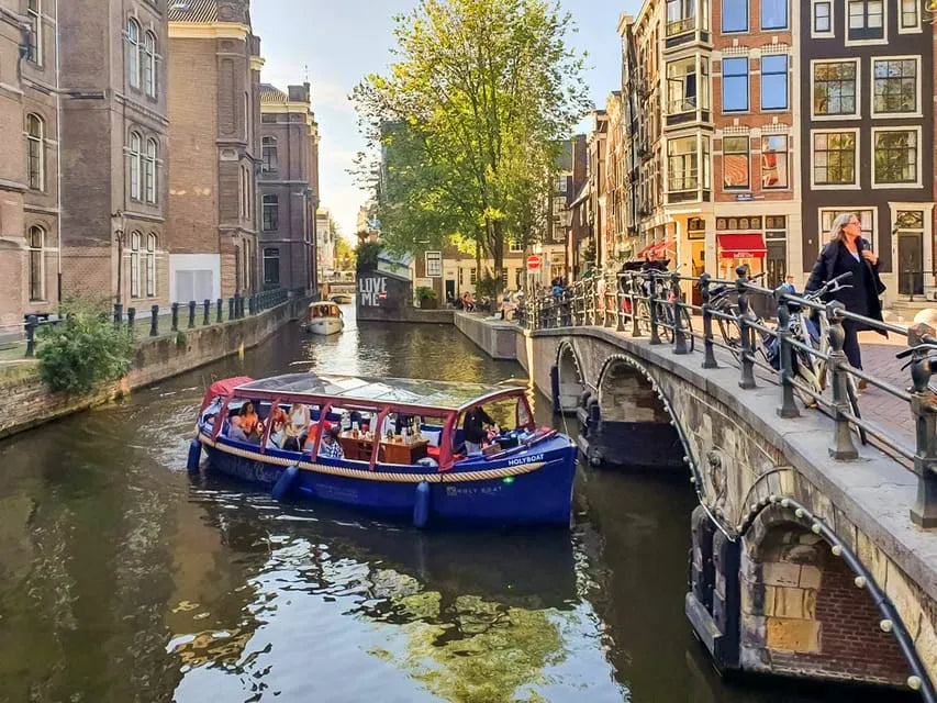 Amsterdam Smoke-Friendly Canal Cruise