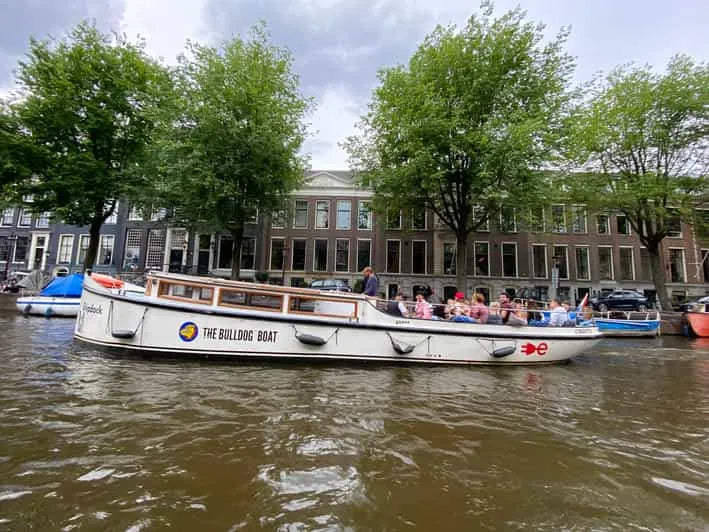 Amsterdam Smoke-Friendly Cruise with 2 Drinks