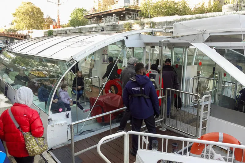 Paris Hop-On/Hop-Off Seine River Cruise (Batobus)