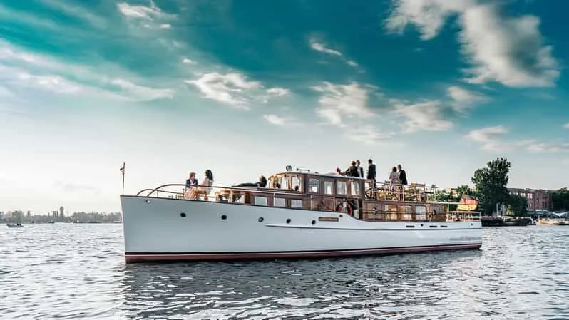 Berlin Sightseeing Cruise on Eco-Friendly Electric Yacht