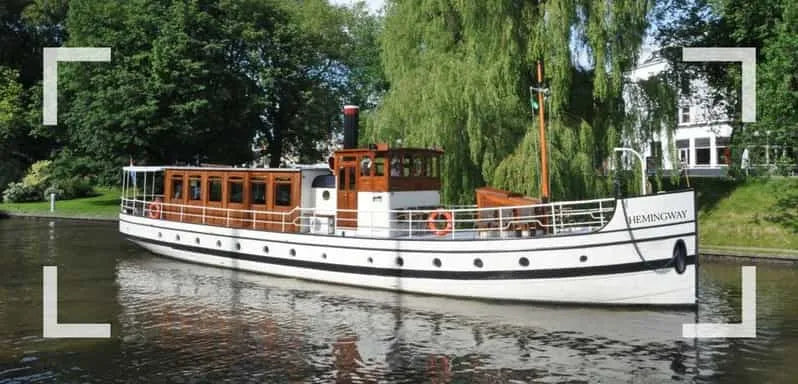 Berlin Sightseeing Cruise on Eco-Friendly Electric Yacht