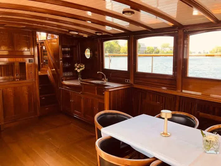 Berlin Sightseeing Cruise on Eco-Friendly Electric Yacht