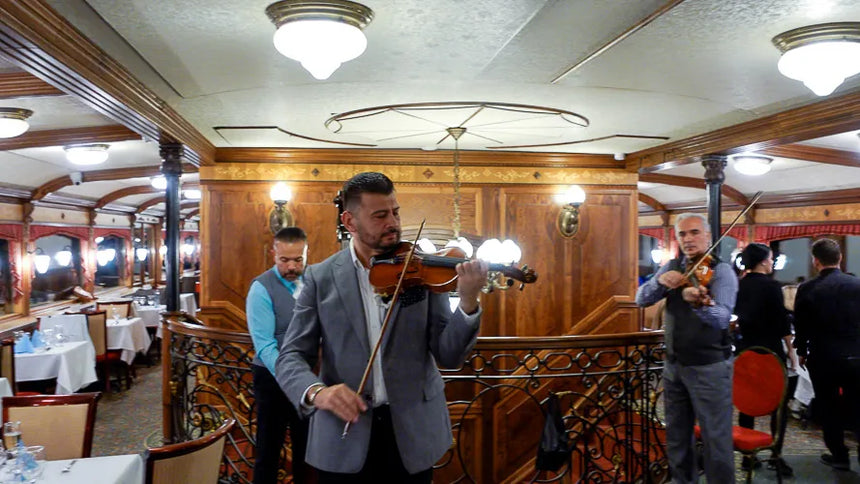 Crociera con cena a buffet di 12 portate a Budapest con spettacolo di danza popolare e musica