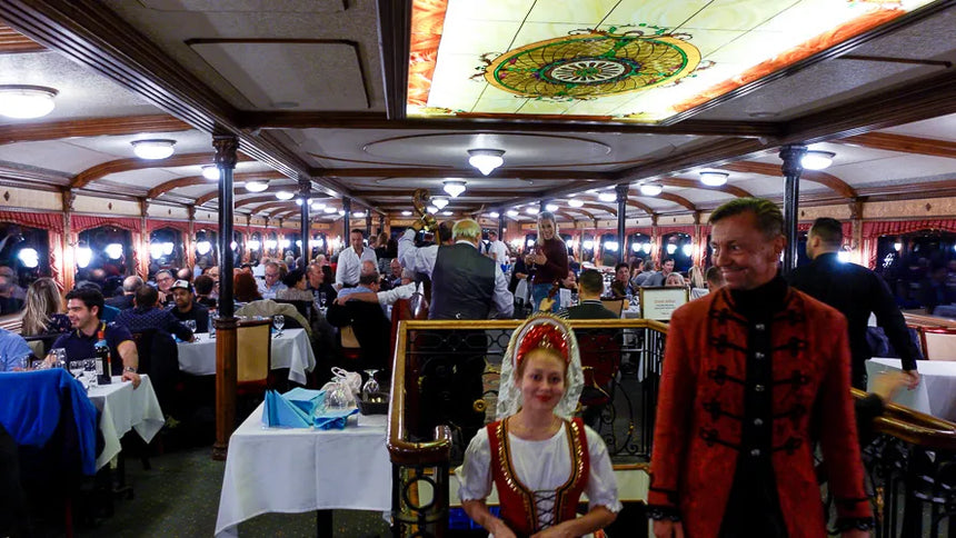 Crociera con cena a buffet di 12 portate a Budapest con spettacolo di danza popolare e musica