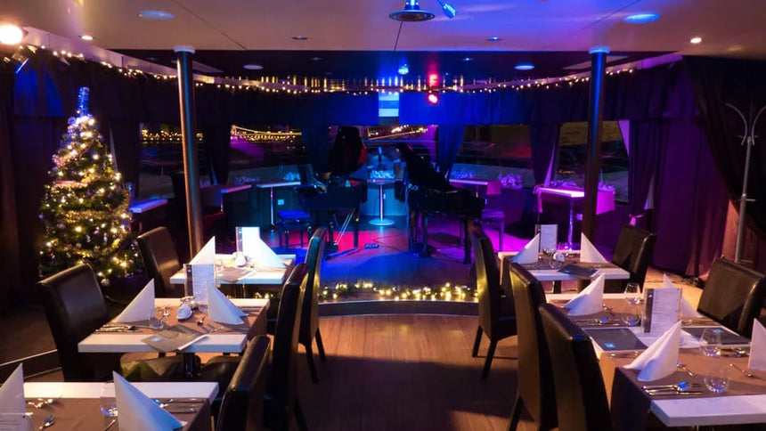 부다페스트 크리스마스 디너 크루즈와 피아노 배틀 쇼