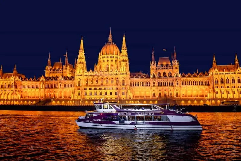 Bữa tiệc tối và du thuyền đón giao thừa ở Budapest