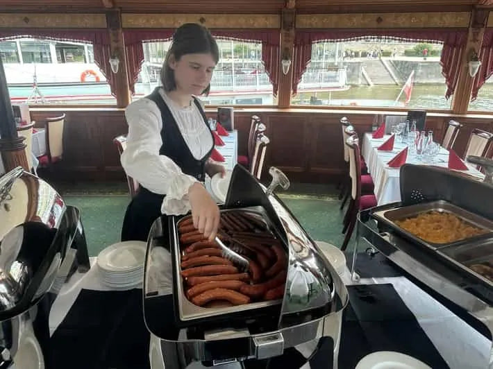 Crociere sul fiume di Budapest con Prosecco o torta