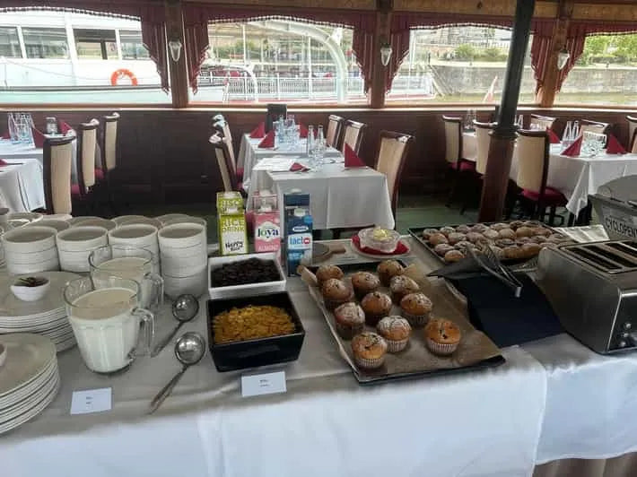 Crociere sul fiume di Budapest con Prosecco o torta