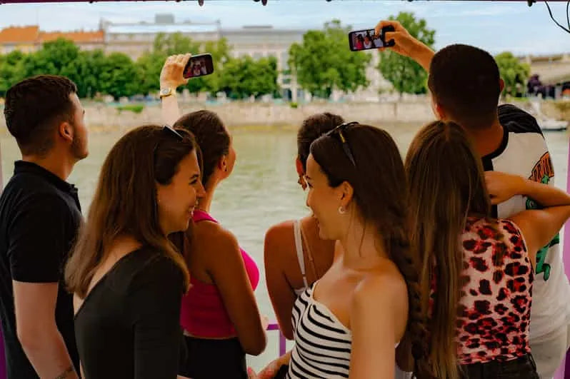 Crociere turistiche sul fiume a Budapest con viste panoramiche