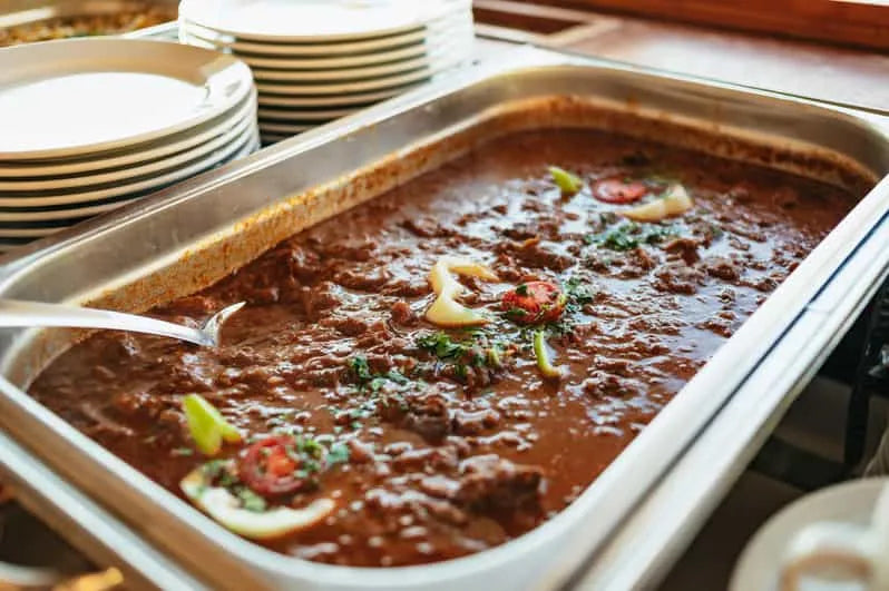 Crociera con cena a buffet di 12 portate a Budapest con spettacolo di danza popolare e musica