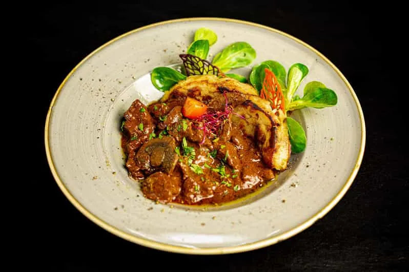 Crociera Gourmet a Budapest con Spettacolo di Operetta Folkloristica (3 o 6 portate)