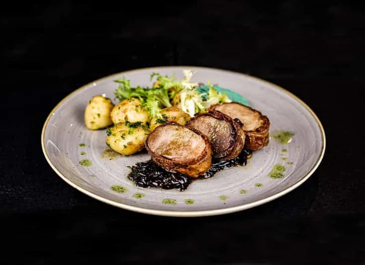 Crociera gourmet a Budapest con spettacolo di battaglia di pianoforte (3 o 6 portate)