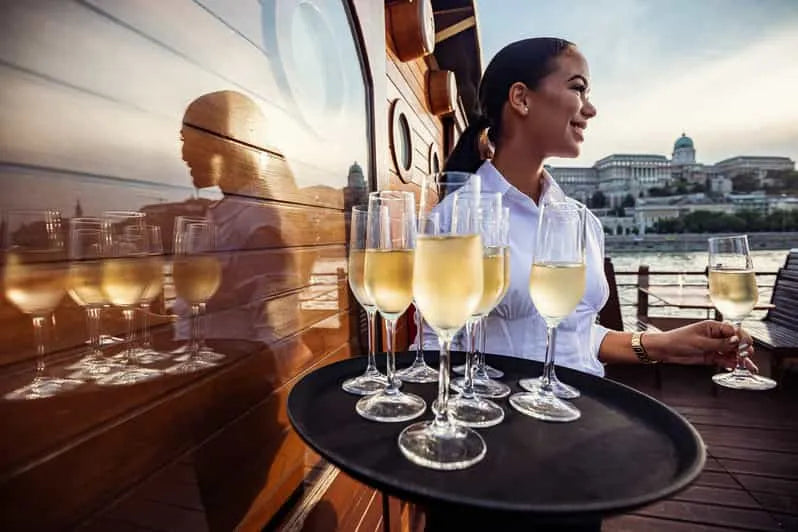 Chuyến du thuyền hơi nước lịch sử thế kỷ 19 tại Budapest