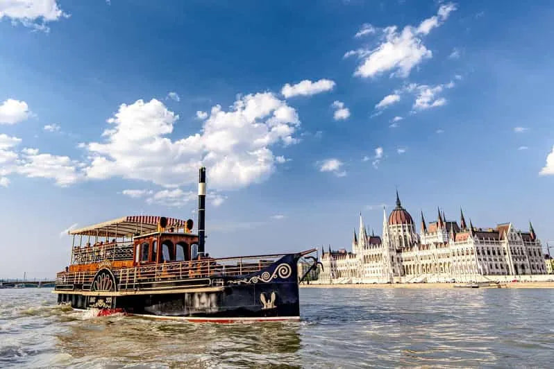 Chuyến du thuyền hơi nước lịch sử thế kỷ 19 tại Budapest