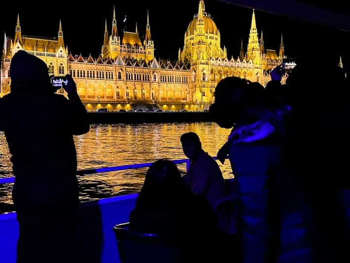 Crociere turistiche a Budapest con drink di benvenuto