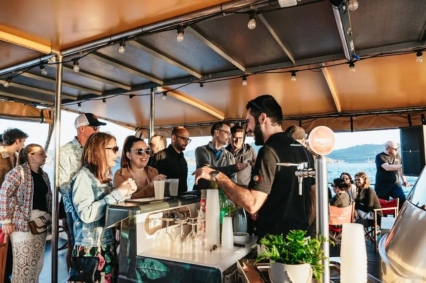 Catamaran Lisszabon Hajókirándulás pihentető naplemente hajózással