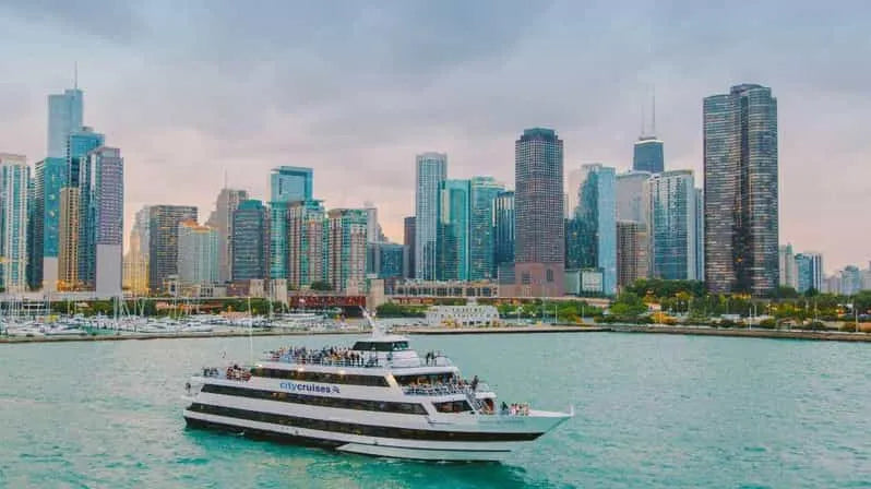 Chicago-i Lake Michigan hajókirándulás svédasztalos reggelivel, ebéddel vagy vacsorával