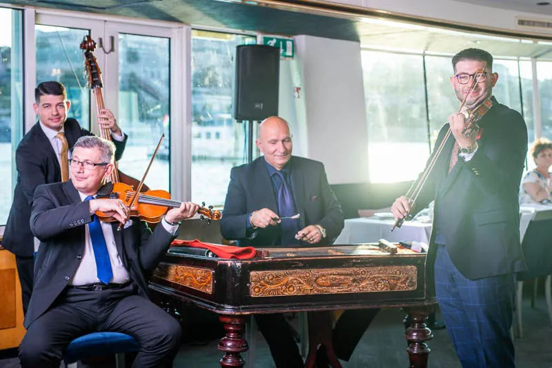 Crociera di Cena a Budapest con Cucina Ungherese e Spettacolo di Musica Folkloristica (3 portate)