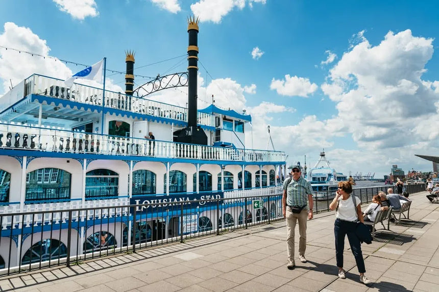 Hamburgi hajókirándulás festői kilátással és angol nyelvű hangos idegenvezetéssel