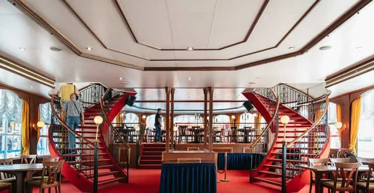 Hamburgi hajókirándulás festői kilátással és angol nyelvű hangos idegenvezetéssel