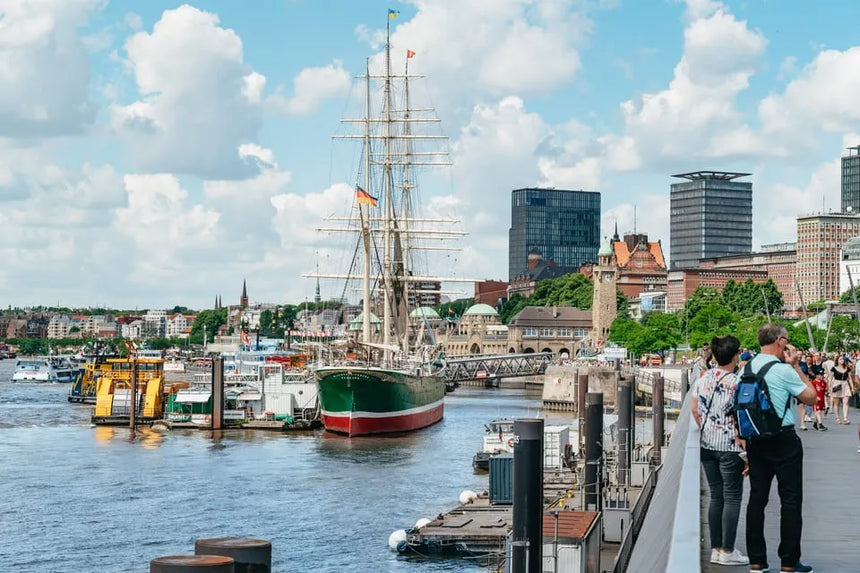 Hamburgi hajókirándulás festői kilátással és angol nyelvű hangos idegenvezetéssel
