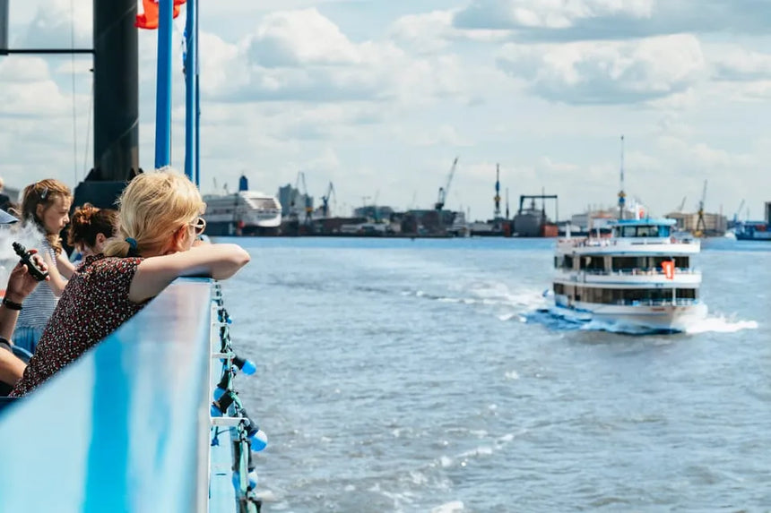 Hamburgi hajókirándulás festői kilátással és angol nyelvű hangos idegenvezetéssel