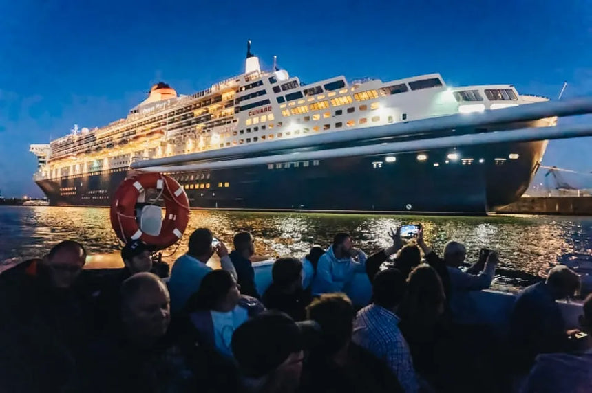 Hamburg esti hajókirándulás festői vízparti kilátással