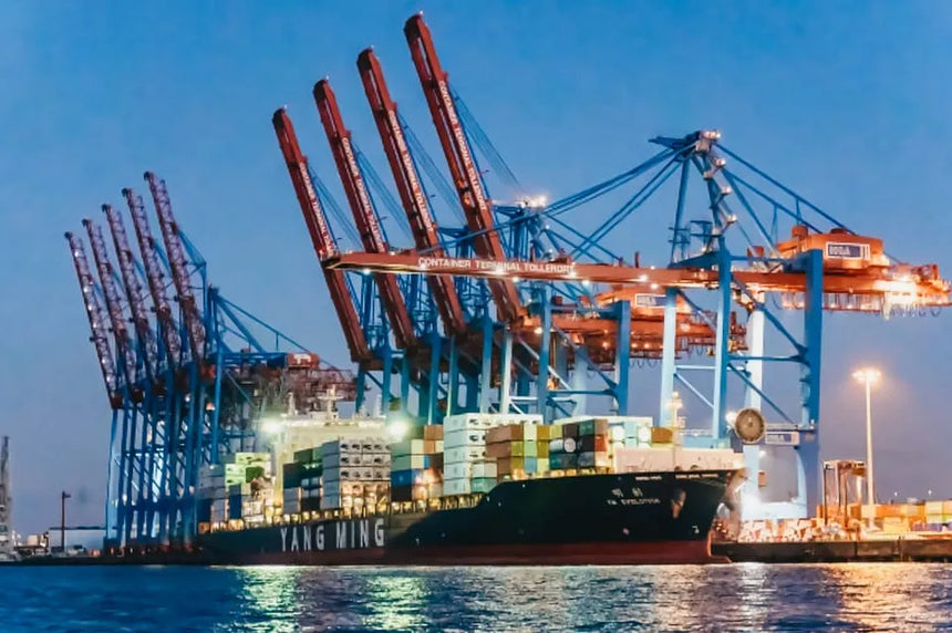 Hamburg esti hajókirándulás festői vízparti kilátással