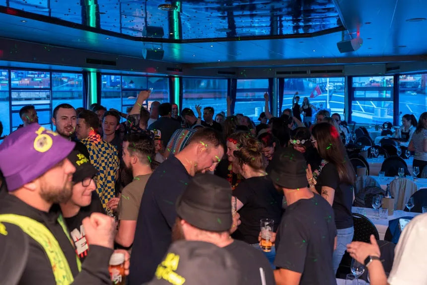 Hamburg Partycruise met Dinerbuffet en Onbeperkte Drankjes