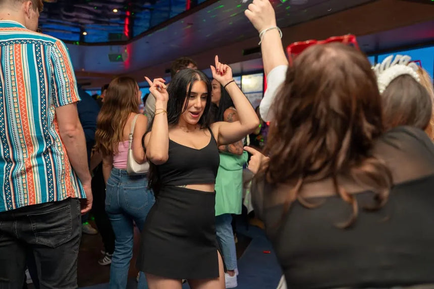 Hamburg Partycruise met Dinerbuffet en Onbeperkte Drankjes