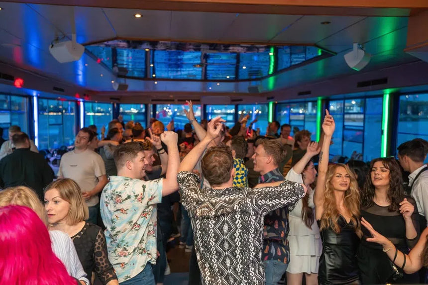 Hamburg Partycruise met Dinerbuffet en Onbeperkte Drankjes