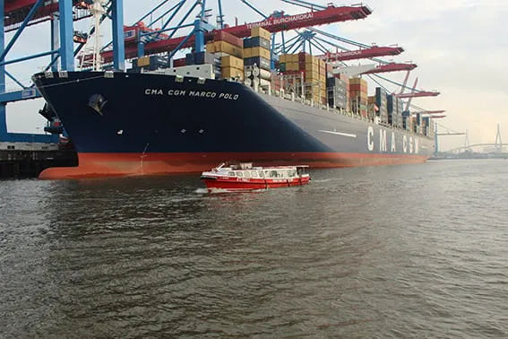 Hop-On Hop-Off Hamburg hajókirándulás élő kommentárral