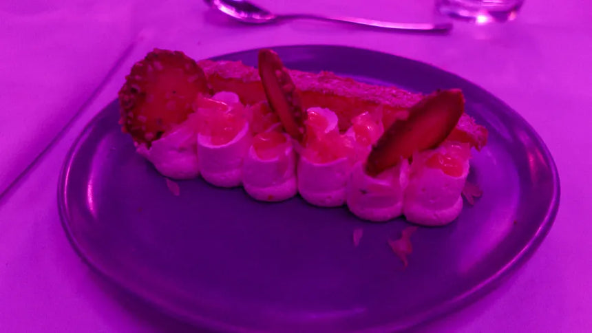 Croisière Dîner 3-Courses à Paris avec Cuisine Gourmande (Le Diamant Bleu)