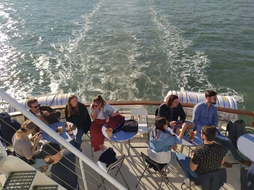 Lisszaboni hajókirándulás muscatel borral és Alfama panorámával