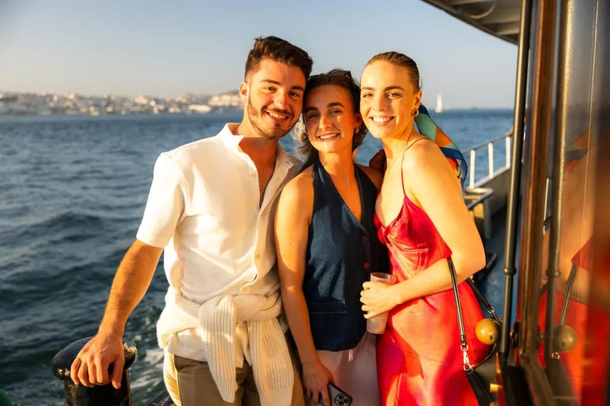 Lisszaboni hajókirándulás zenével, naplementével, borral vagy sörrel