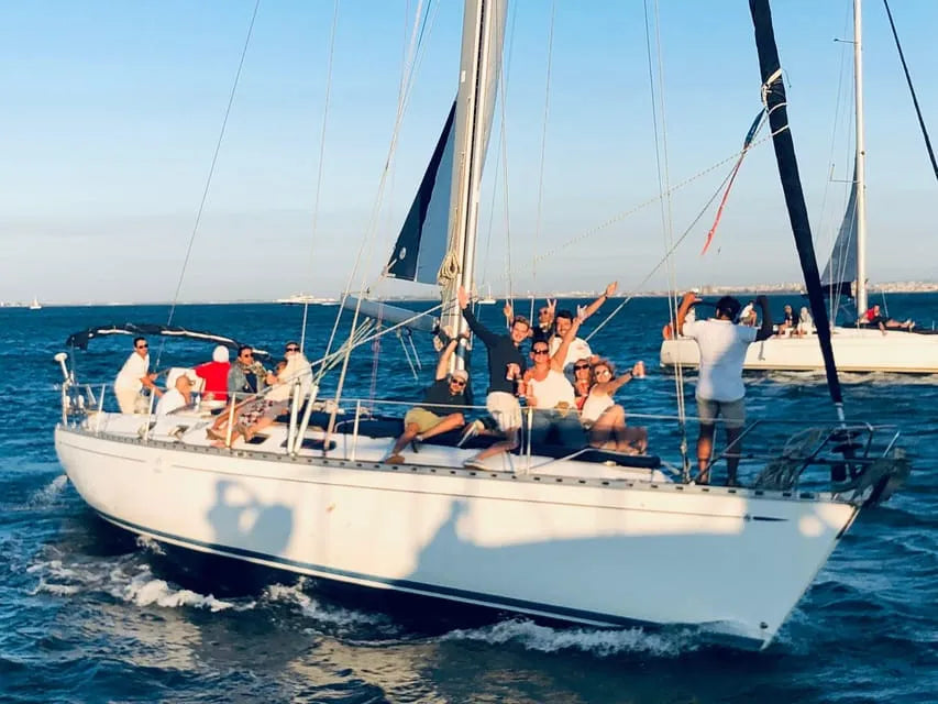 Lisaboni hajókirándulás választható naplemente élménnyel