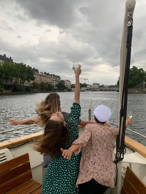 Lyon-i hajókirándulás helyi sajttal és borral