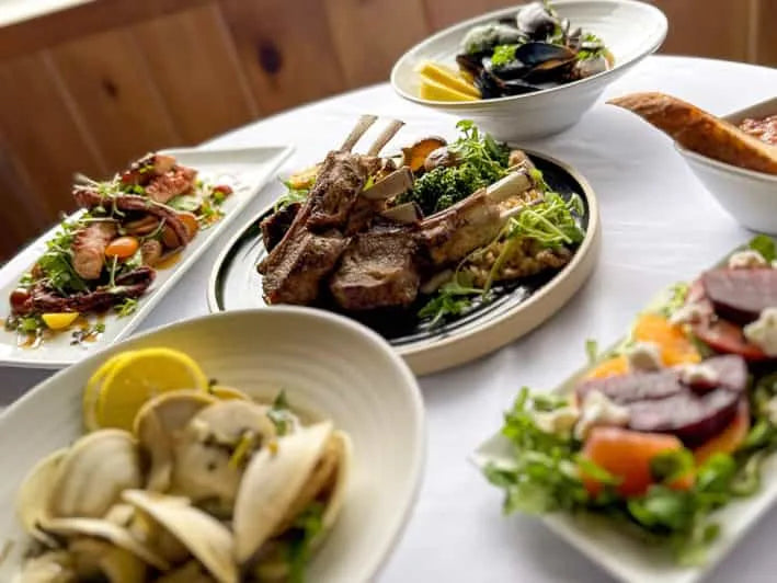 New York City 5 fogásos vacsorahajózás élő zenével és VIP lehetőséggel