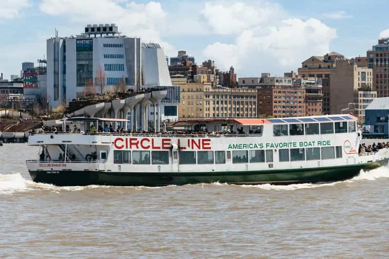New York City Boat Tour with Manhattan Skyline and Statue of Liberty Views