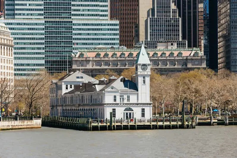 New York City Boat Tour with Manhattan Skyline and Statue of Liberty Views