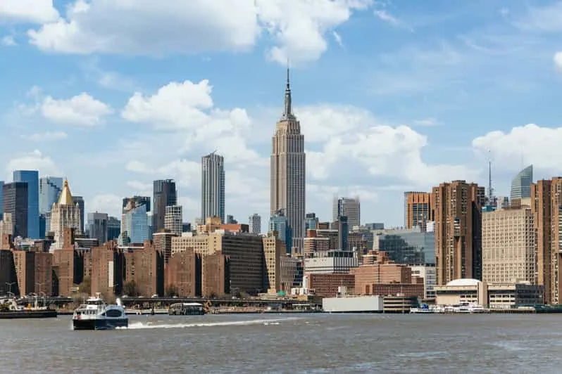 New York City Boat Tour with Manhattan Skyline and Statue of Liberty Views