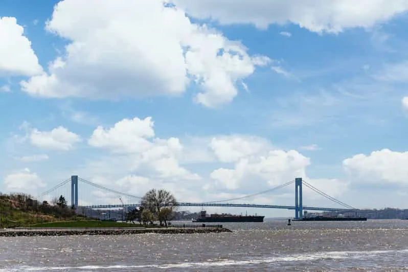 New York City Boat Tour with Manhattan Skyline and Statue of Liberty Views